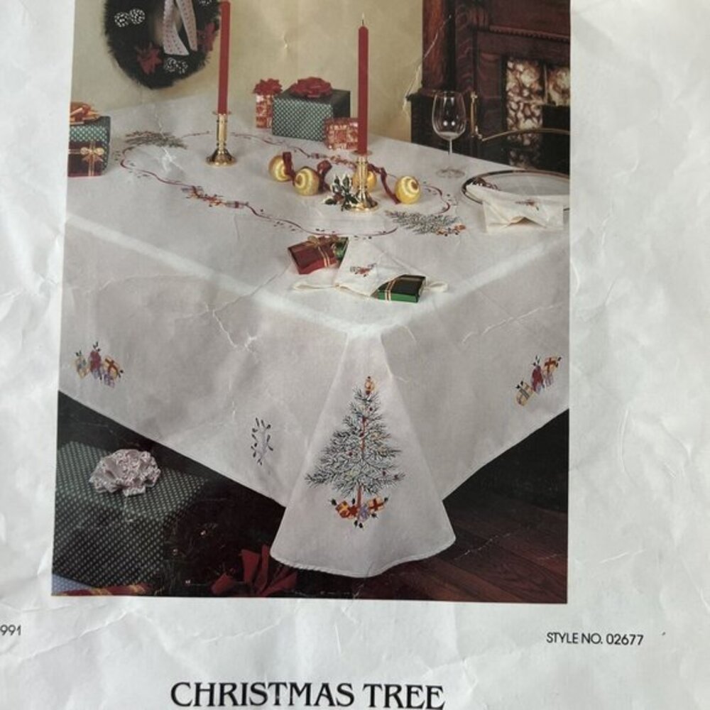 Vintage Tablecloth Linen Jabara Christmas Tree Holiday Embroidered & 8 napkins - Picture 4 of 11